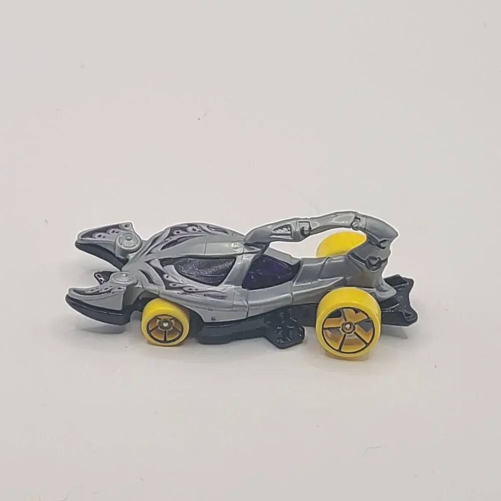 Hot Wheels Scorpedo Scorpion Gray Yellow 2014 Mattel Cars Kids Toys Collectors P